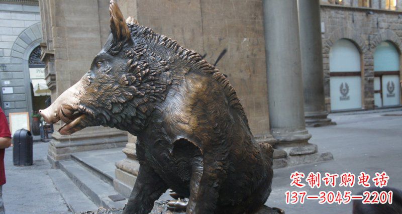 南通步行街野猪景观铜雕