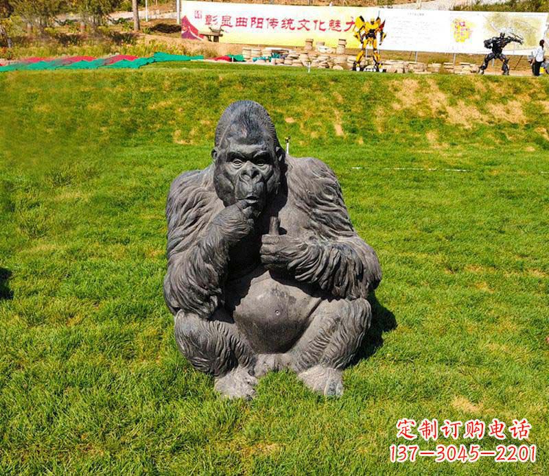 南通猩猩雕塑——草坪猩猩公园的艺术精品