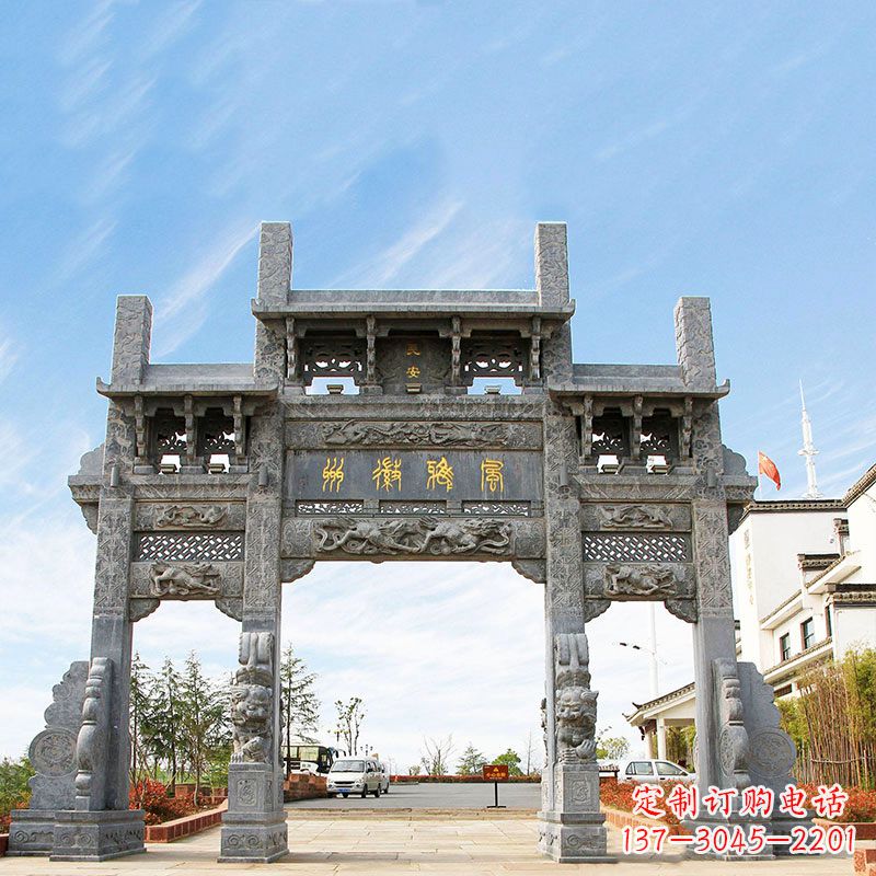 南通城市园林中精美的牌坊雕塑