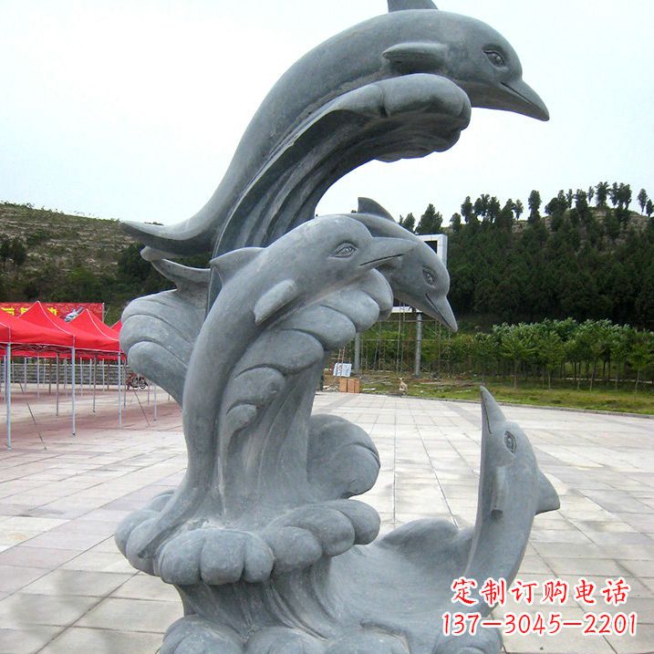 南通海豚雕塑凝聚着美丽与动感