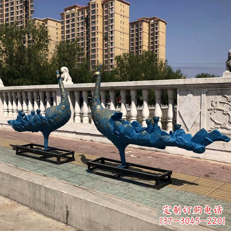 南通创意孔雀玻璃钢动物雕塑摆件