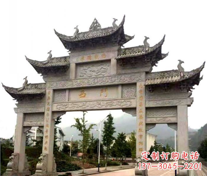 南通村口三门石雕牌楼