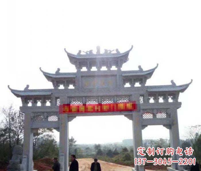 南通三门石雕牌楼古老而精美的雕塑