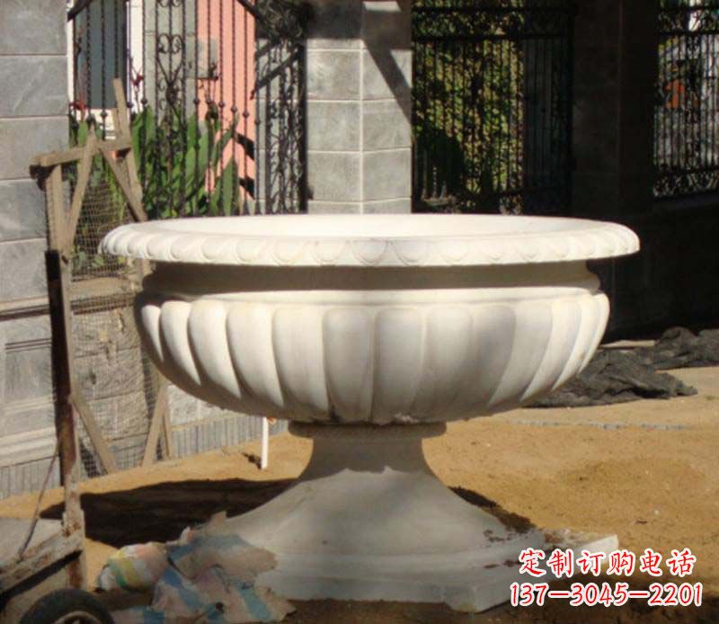 南通精美大理石花盆雕塑