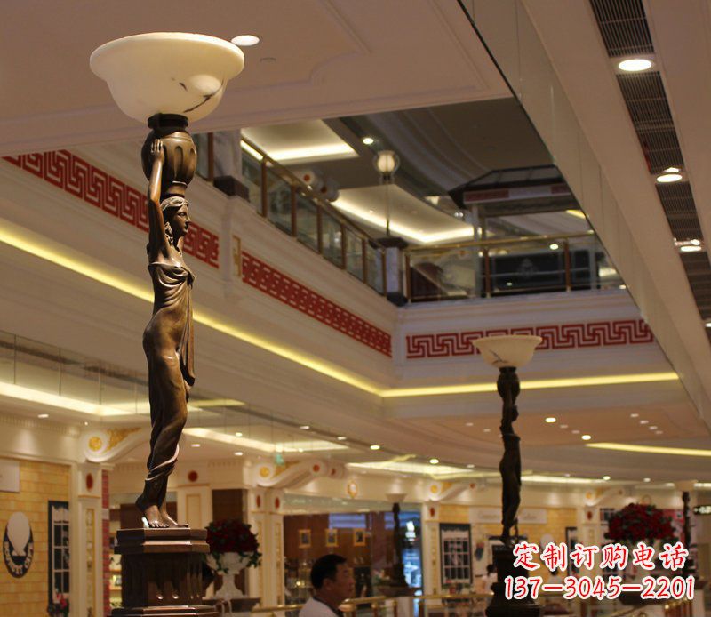 南通顶盆女人玻璃钢仿铜人物雕塑