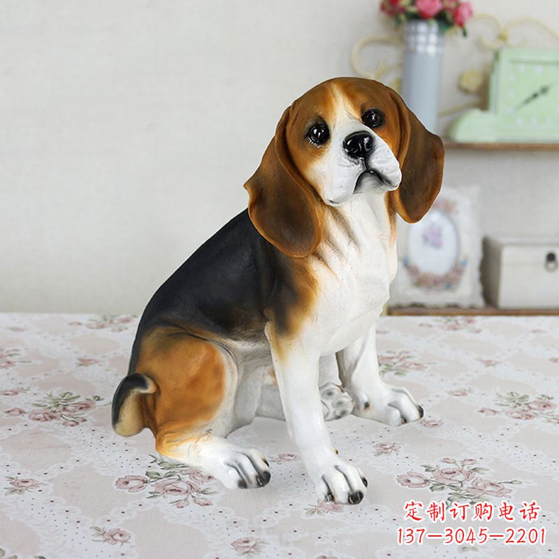 南通玻璃钢蹲姿仿真比格犬雕塑