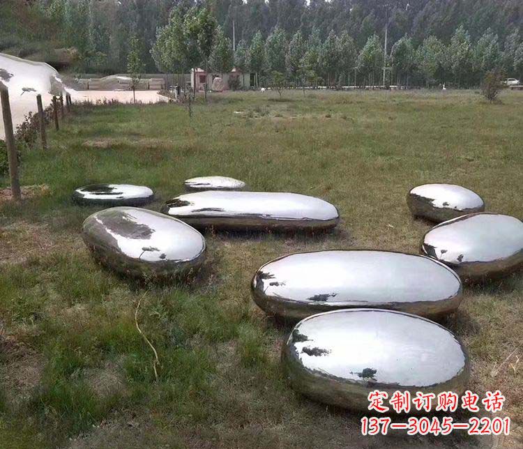 南通抽象镜面不锈钢鹅卵石雕塑