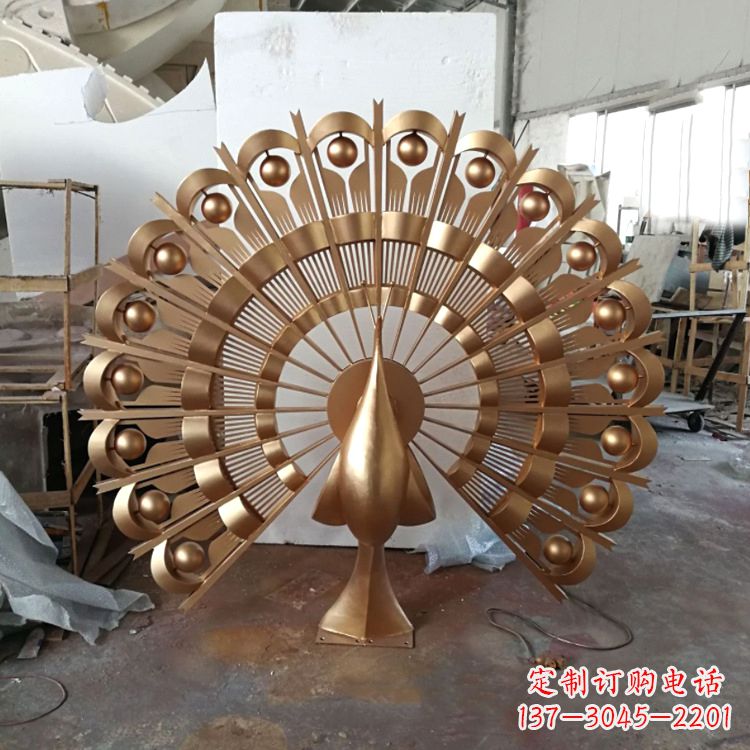 南通精致而又经典的仿铜色不锈钢孔雀雕塑