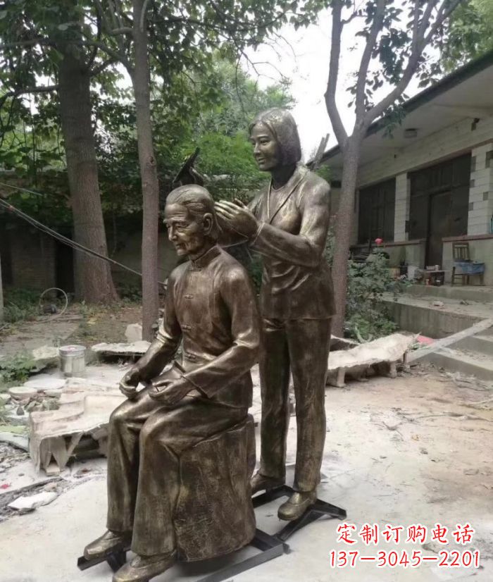 南通纪念母亲的传统铜雕梳头人物