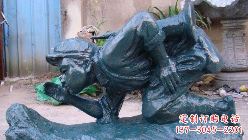南通传统文化符号——小红军冲锋号雕塑
