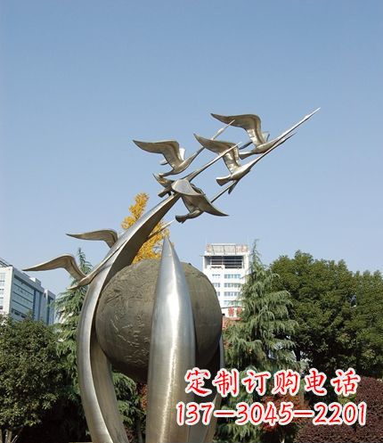 南通公园不锈钢飞翔的大雁雕塑