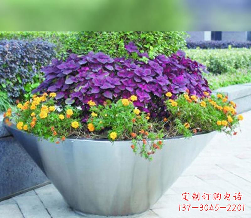 南通中领雕塑精致无比的花盆雕塑
