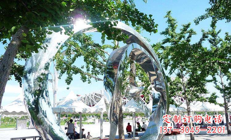 南通高端实木不锈钢镀层圆环雕塑