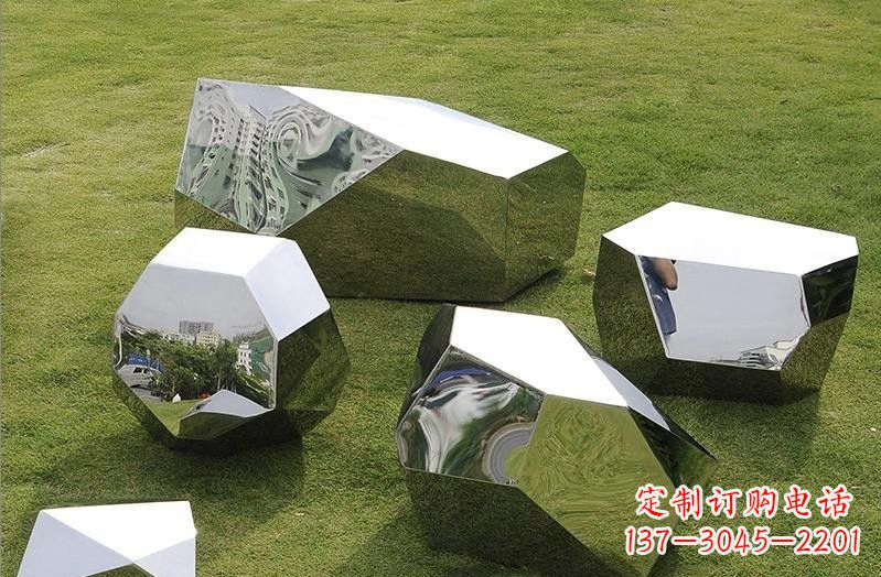 南通精美不锈钢鹅卵石几何雕塑