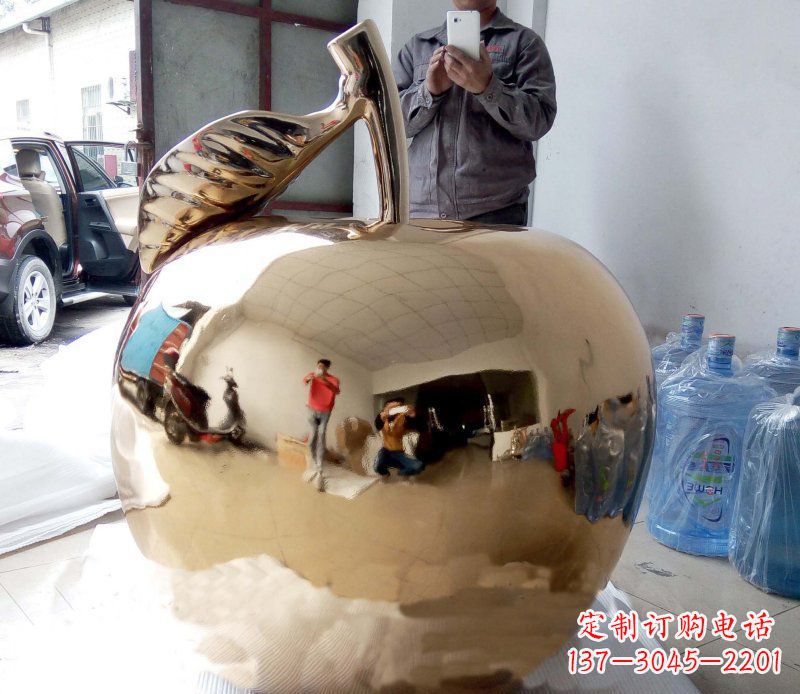 南通精美的不锈钢镜面苹果雕塑