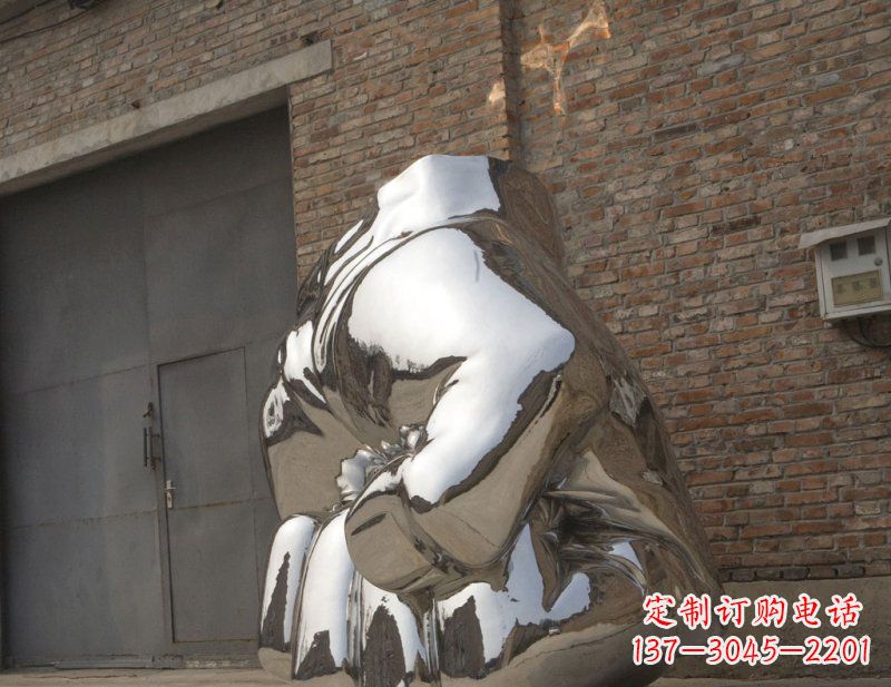 南通冰冷威力,让精神抖动的不锈钢拳头雕塑