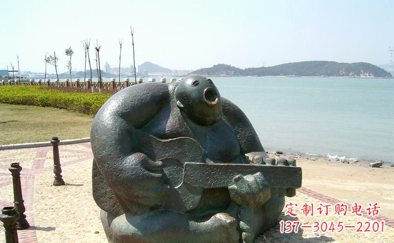 南通音乐驻足,公园弹吉他铜雕