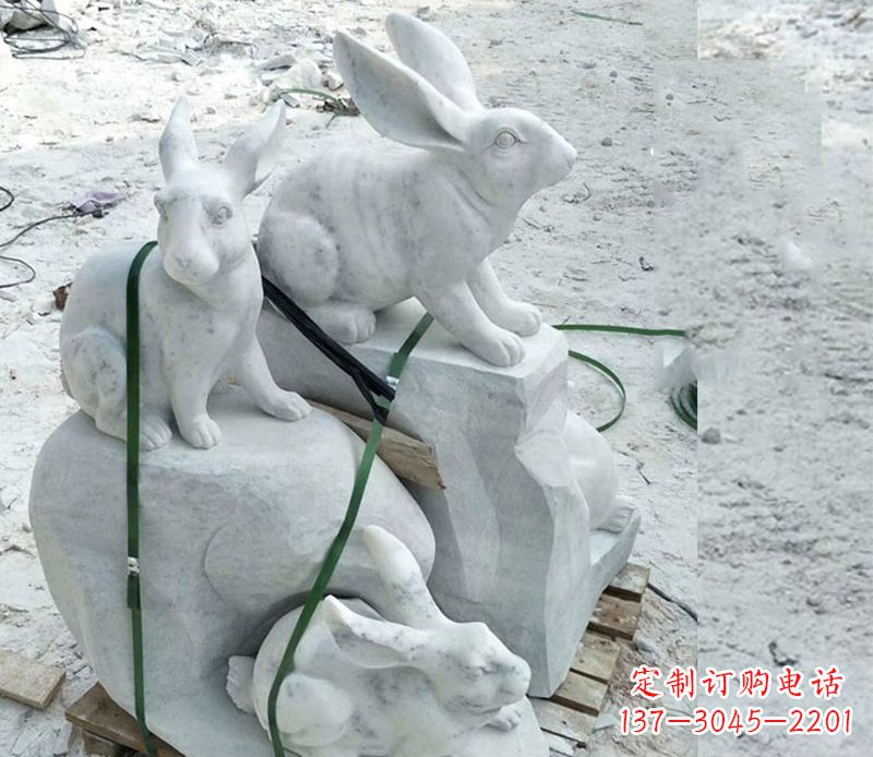 南通活泼可爱的兔子雕塑