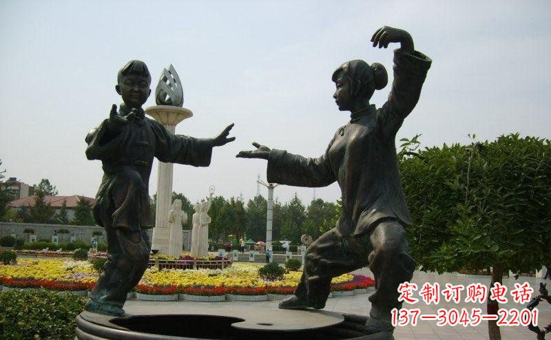 南通公园练太极拳的人物小品铜雕