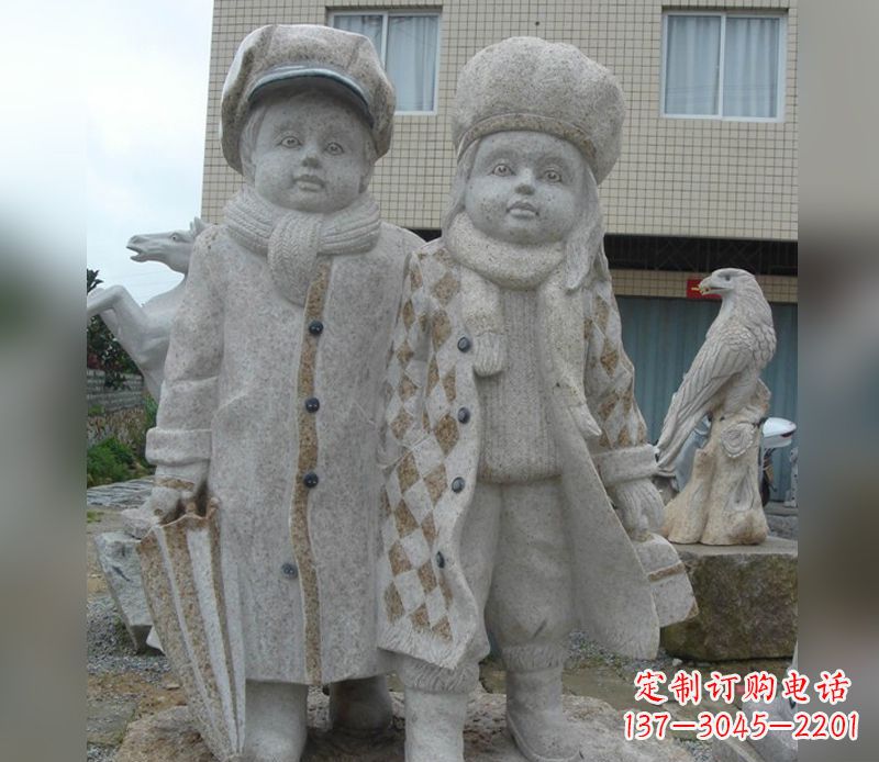 南通公园情侣人物石雕