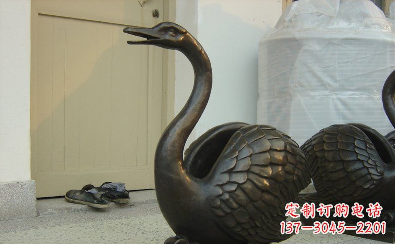 南通绝美铜板雕刻天鹅雕塑