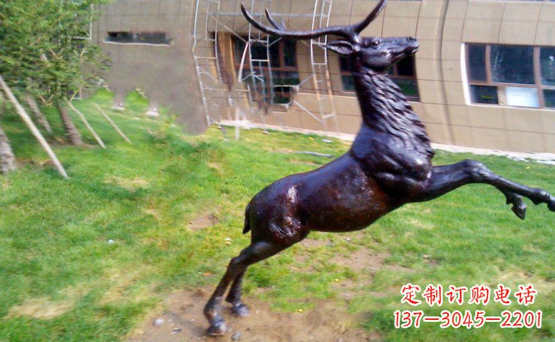 南通跳跃的鹿动物铜雕