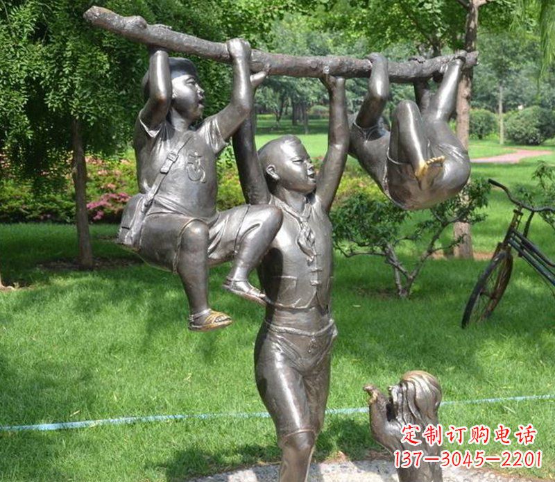 南通捉着树枝玩耍的小孩铜雕