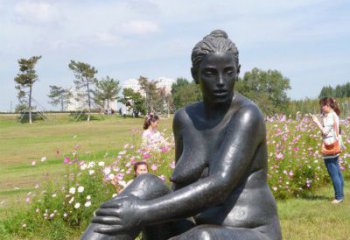 南通中领雕塑给公园增添开心的女人铜雕