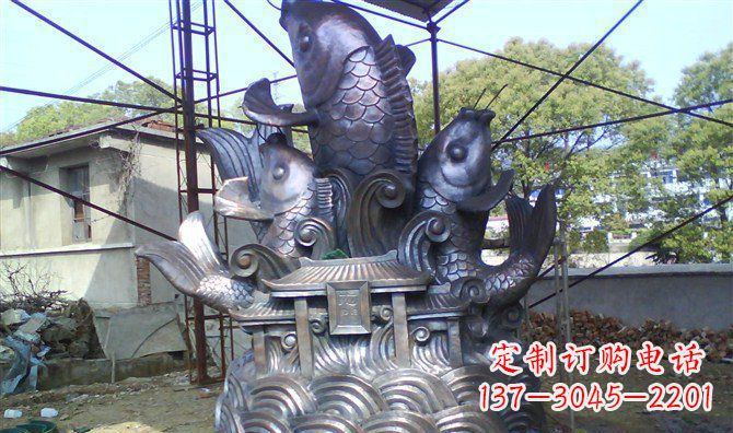 南通广场鲤鱼跃龙门景观铜雕