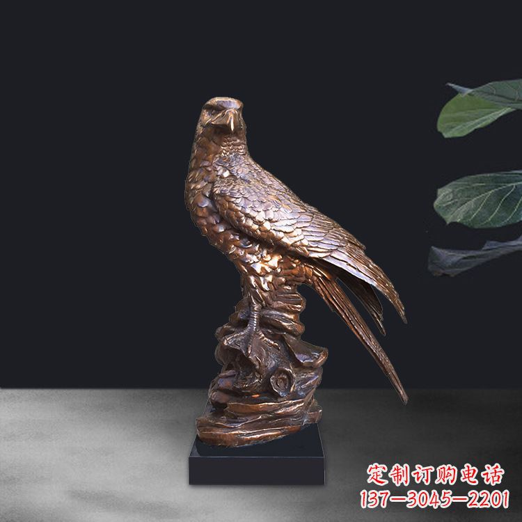 南通精美雕刻的老鹰雕塑摆件