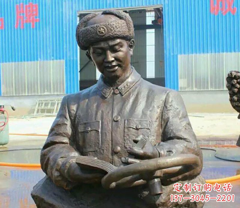 南通向雷锋致敬!郑州中领雕塑出品:雷锋铜雕