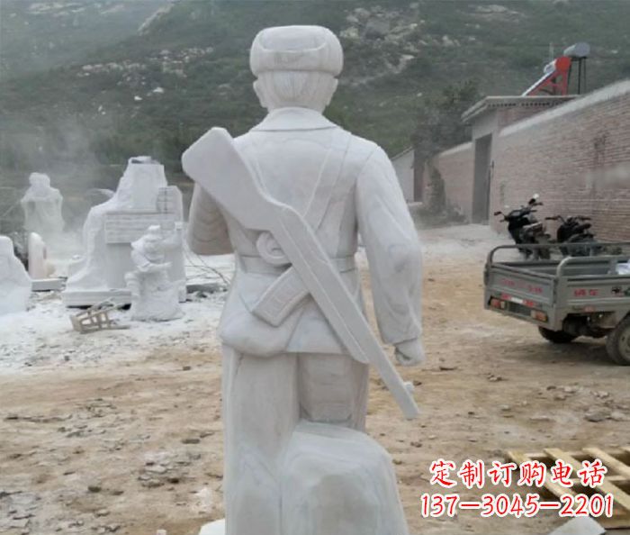 南通来自中领雕塑的经典定制雷锋雕塑