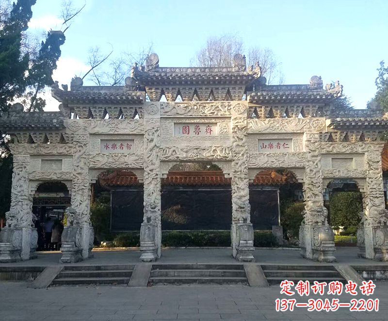 南通临沭朱村的石雕牌坊楼