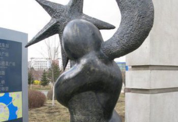 南通街边星星月亮景观铜雕是由中国领雕塑定制的…