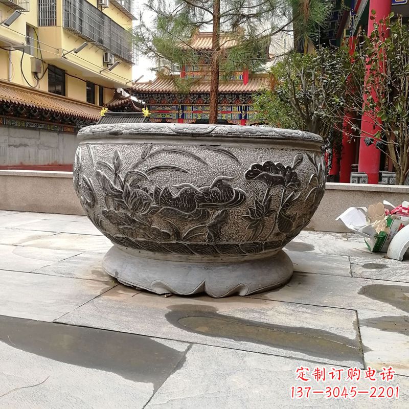南通青石仿古风格鱼缸雕塑