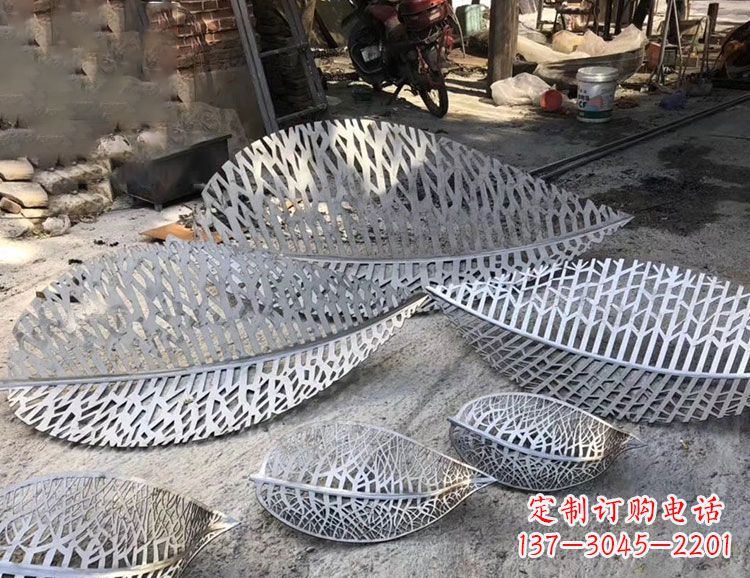 南通树叶镂空不锈钢雕塑
