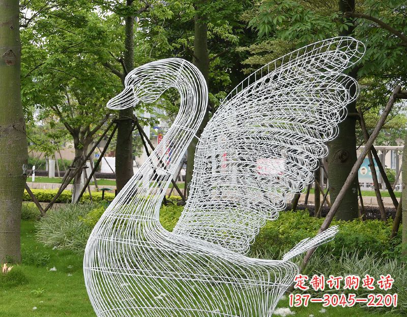 南通天鹅镂空不锈钢雕塑