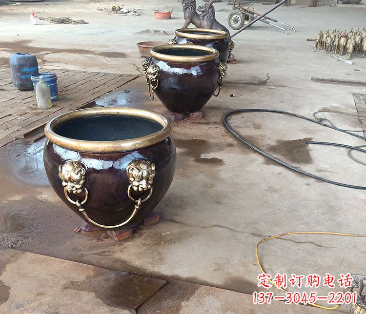 南通铜雕故宫狮子头水缸雕塑