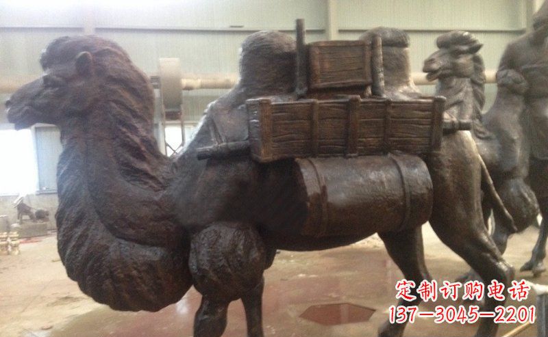 南通驮着东西的骆驼公园动物铜雕