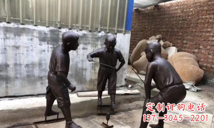 南通玩陀螺人物铜雕 (2)