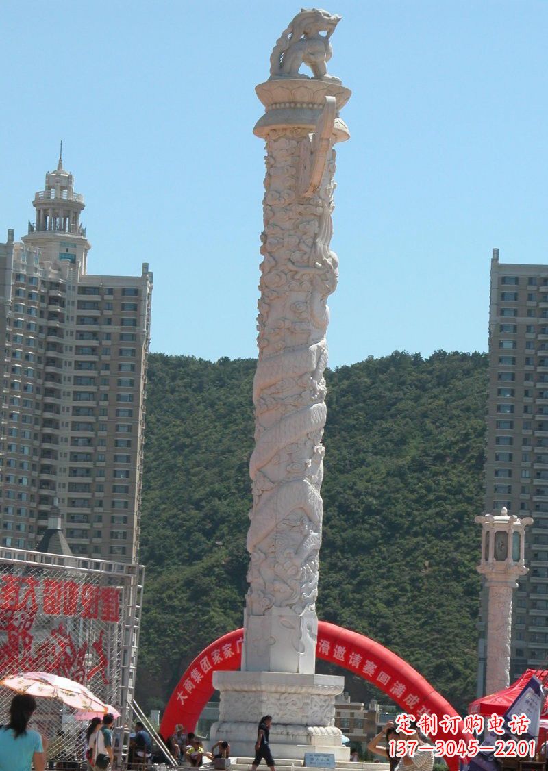 南通晚霞红广场龙柱