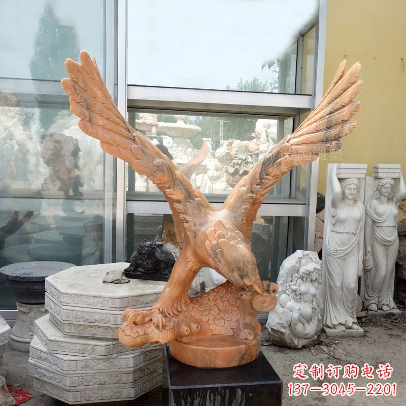 南通晚霞红老鹰石雕塑