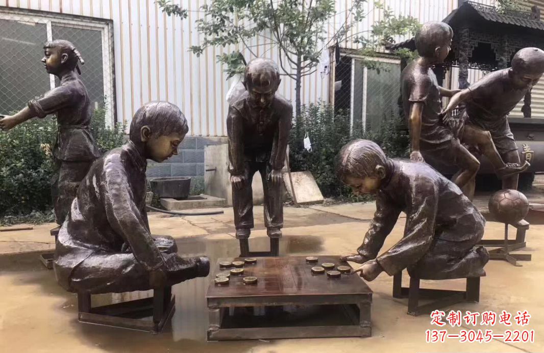 南通下象棋儿童铜雕