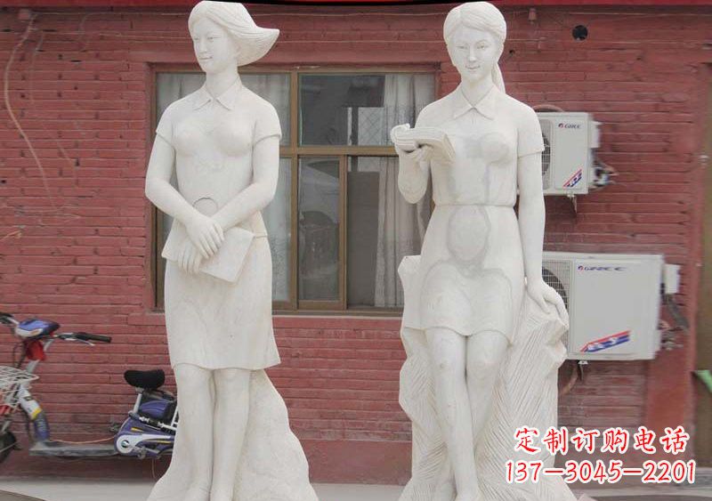 南通校园拿书本的学生石雕