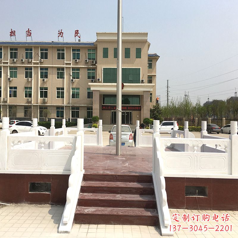 南通学校广场石雕升旗台