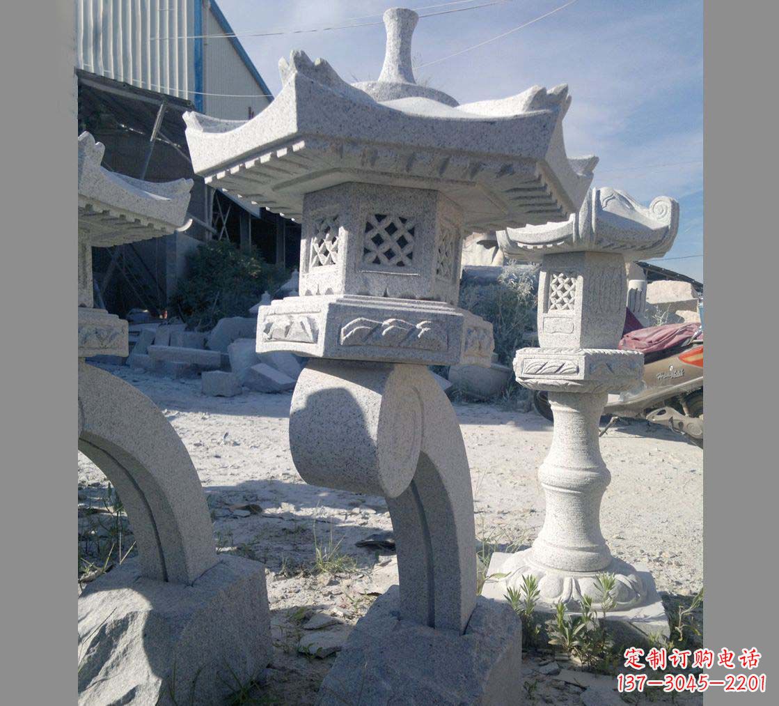 南通园林景观草坪石灯雕塑