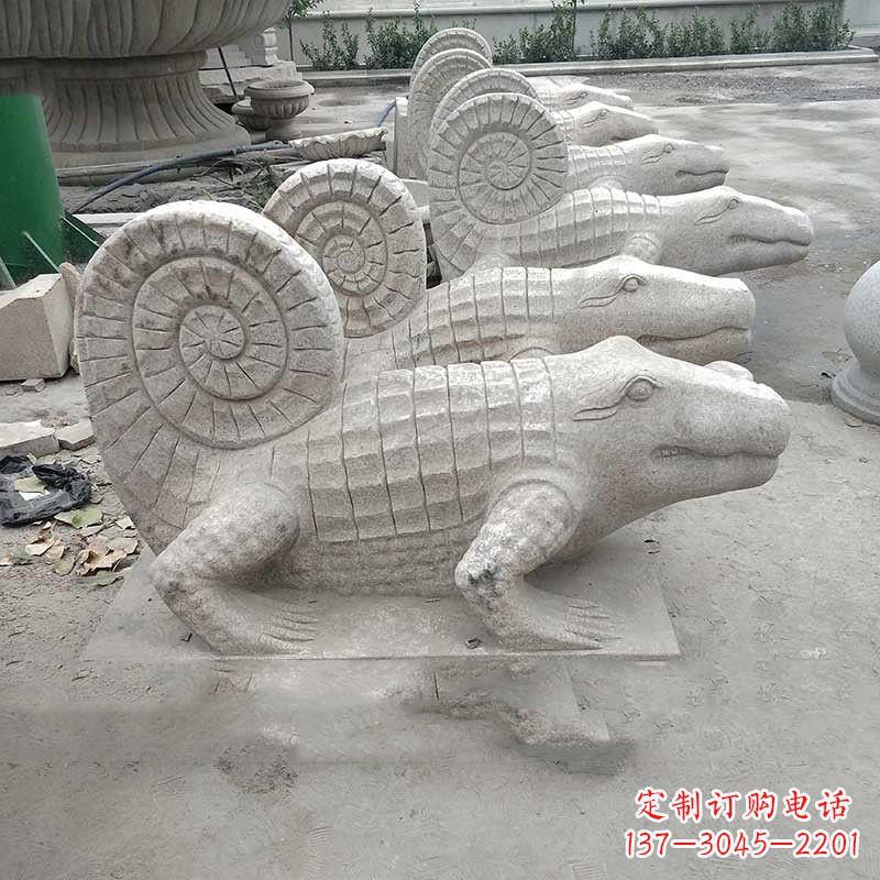 南通园林水池水景鳄鱼砂岩喷水雕塑