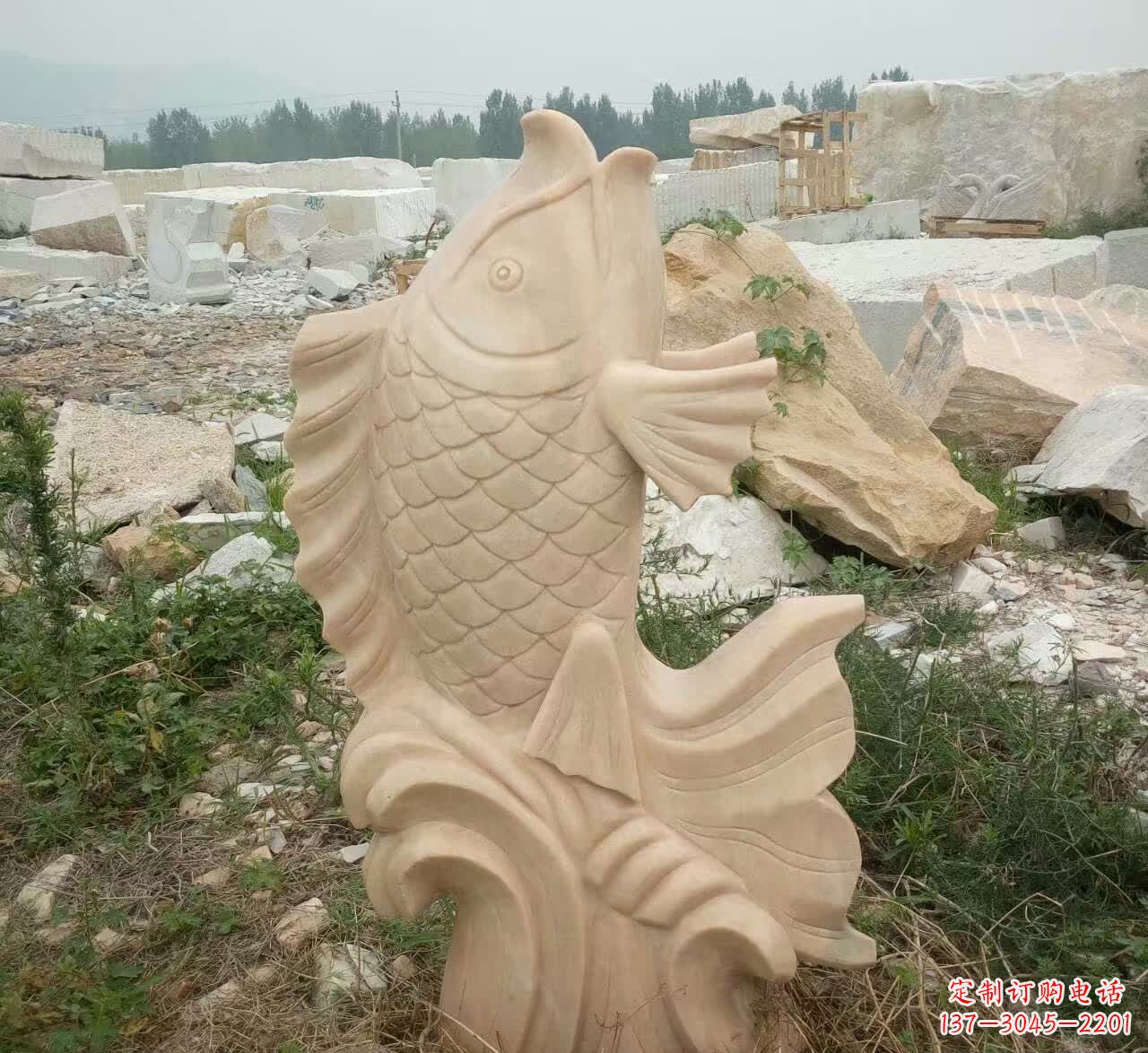 南通园林晚霞红招财鲤鱼石雕