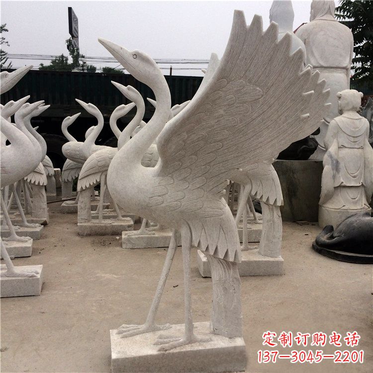南通展翅欲飞的仙鹤石雕