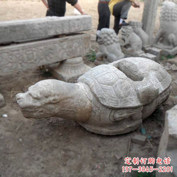 南通朱雀站在赑屃上的石雕